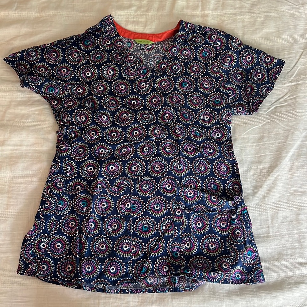 Vera Bradley scrub top